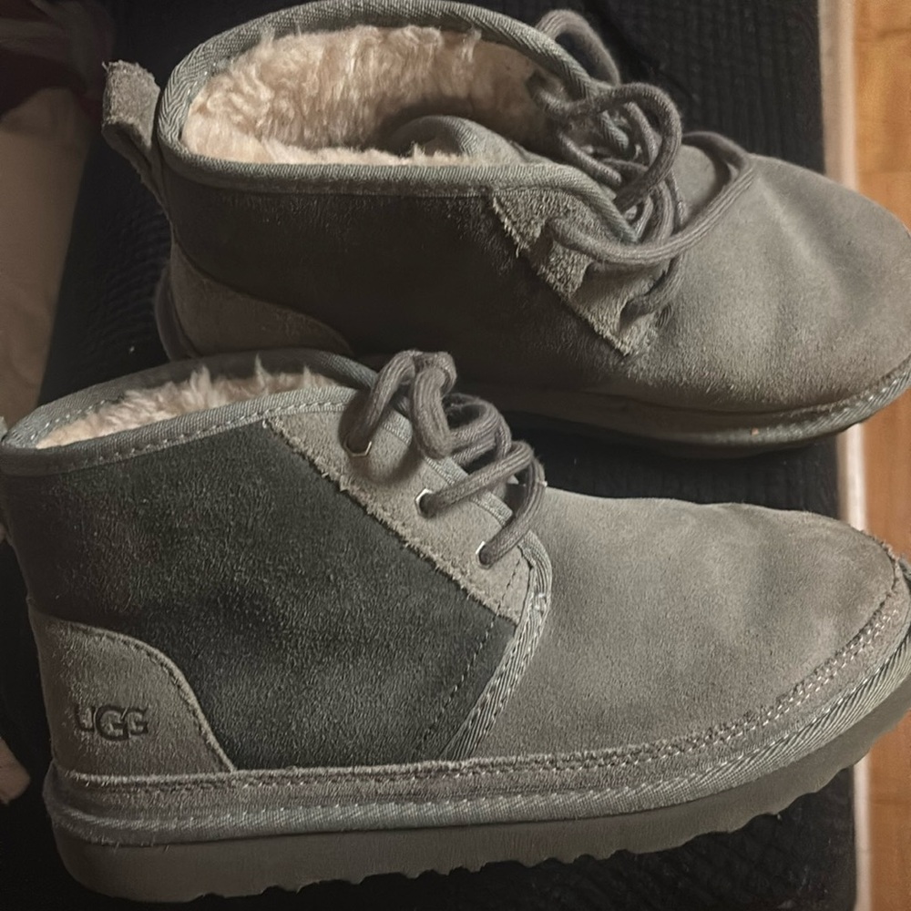 Big kid Ugg size 5